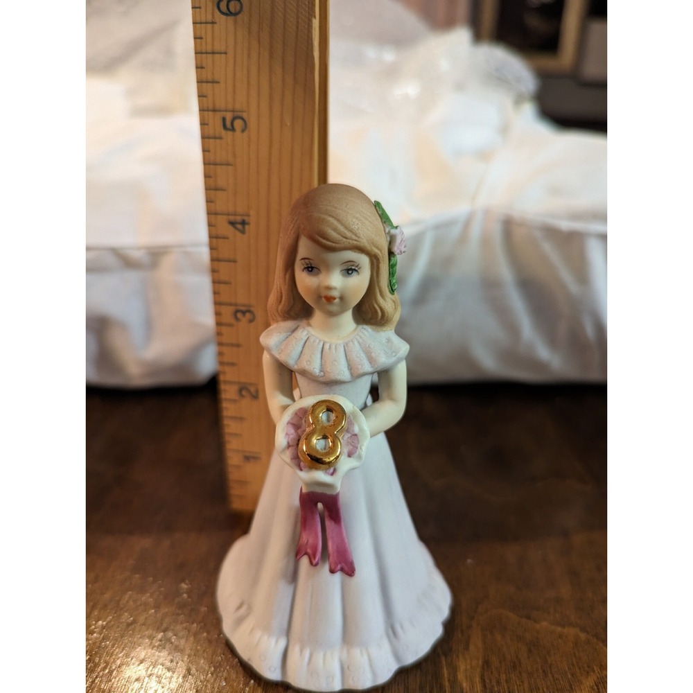 Vintage 1982 Enesco Growing‎ up Birthday girls  number 8 statue figurine